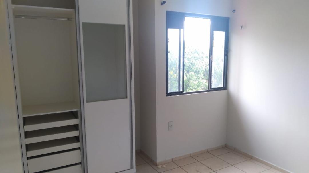 Apartamento para alugar com 3 quartos, 77m² - Foto 4