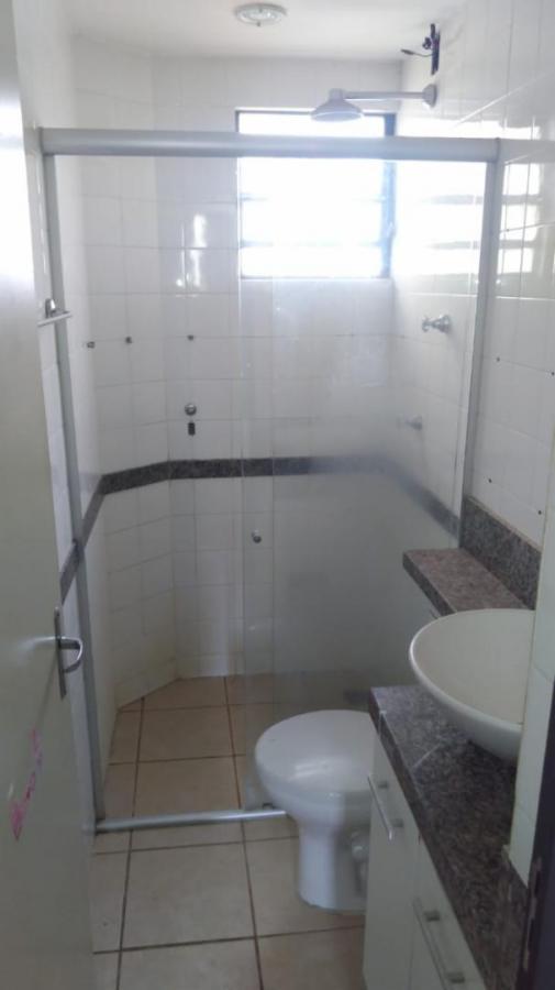 Apartamento para alugar com 3 quartos, 77m² - Foto 13