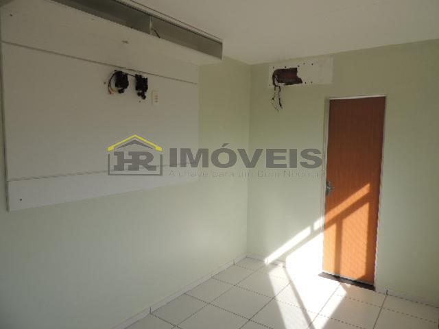 Apartamento à venda com 2 quartos, 70m² - Foto 6