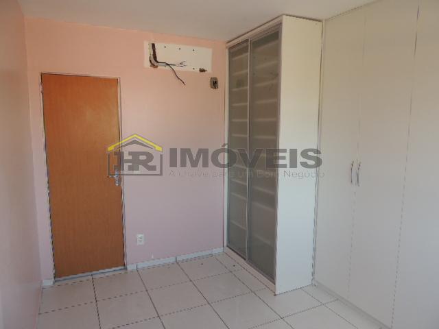 Apartamento à venda com 2 quartos, 70m² - Foto 13