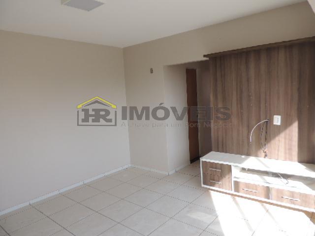 Apartamento à venda com 2 quartos, 70m² - Foto 3