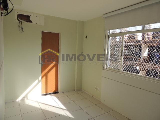 Apartamento à venda com 2 quartos, 70m² - Foto 5