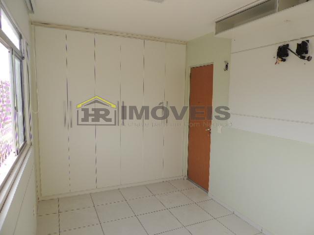 Apartamento à venda com 2 quartos, 70m² - Foto 7