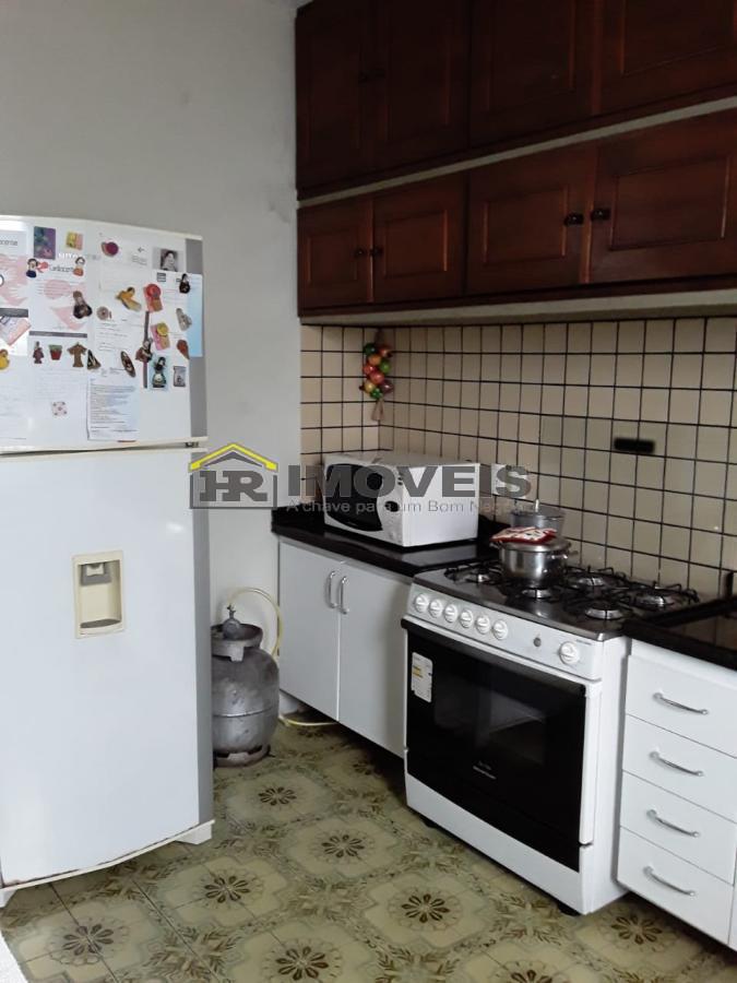 Casa à venda com 4 quartos, 340m² - Foto 15