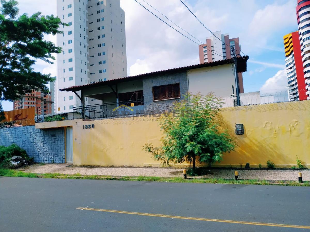 Casa para alugar com 5 quartos, 500m² - Foto 1