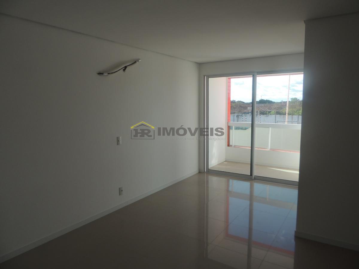 Apartamento à venda com 3 quartos, 80m² - Foto 2