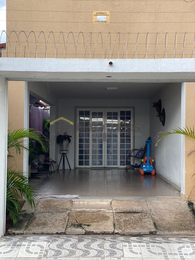 Casa à venda com 3 quartos, 200m² - Foto 2