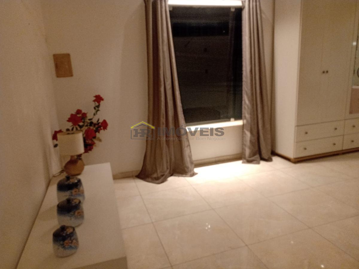 Casa à venda com 7 quartos, 300m² - Foto 12