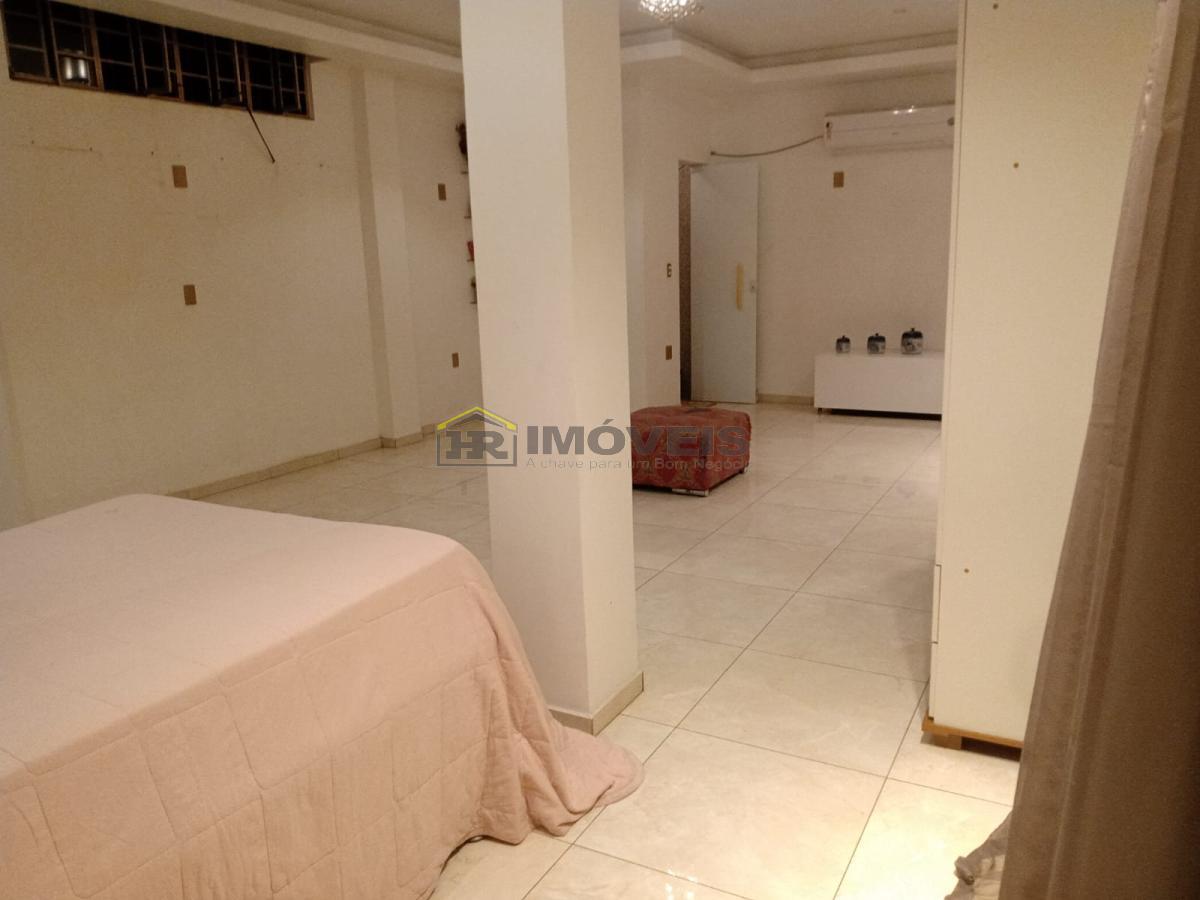 Casa à venda com 7 quartos, 300m² - Foto 14