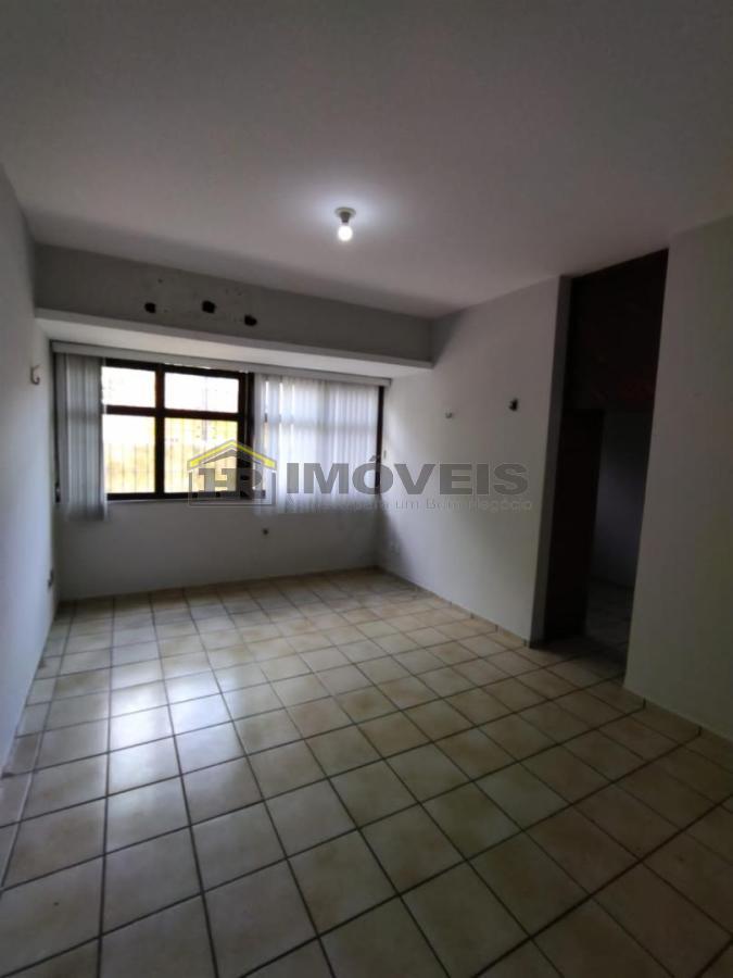 Casa para alugar com 4 quartos, 480m² - Foto 15