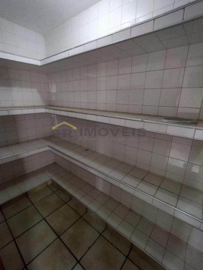 Casa para alugar com 4 quartos, 480m² - Foto 22