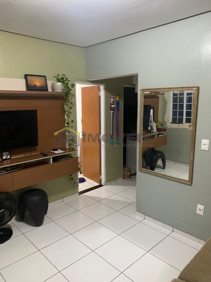 Casa à venda com 2 quartos, 360m² - Foto 2