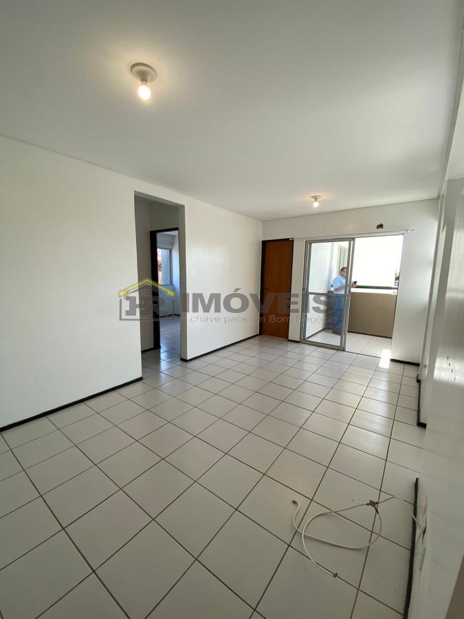 Apartamento à venda com 3 quartos, 67m² - Foto 2