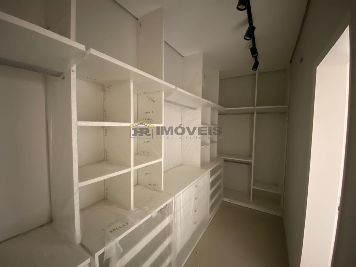 Casa de Condomínio para alugar com 6 quartos, 317m² - Foto 28