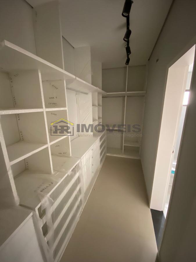 Casa de Condomínio para alugar com 6 quartos, 317m² - Foto 29