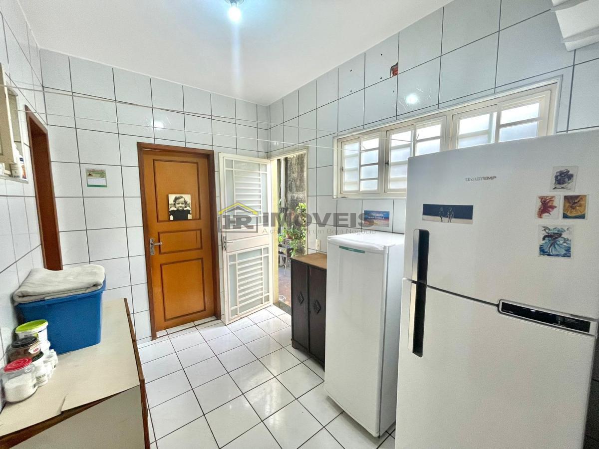 Casa à venda com 3 quartos, 383m² - Foto 22