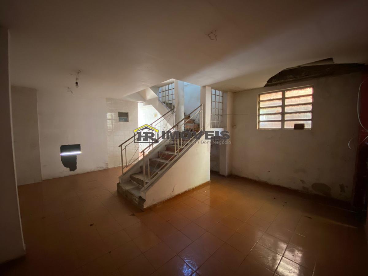 Casa para alugar com 2 quartos, 355m² - Foto 3