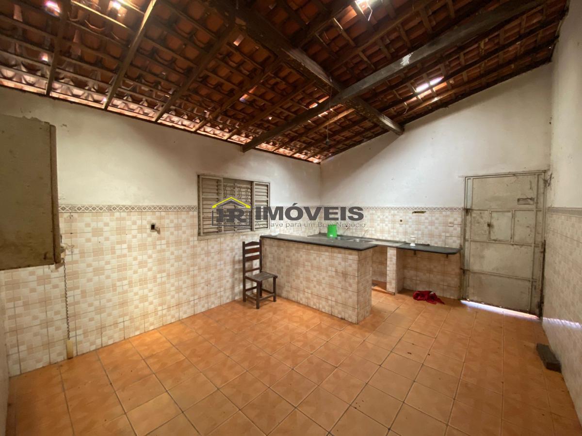 Casa para alugar com 2 quartos, 355m² - Foto 23