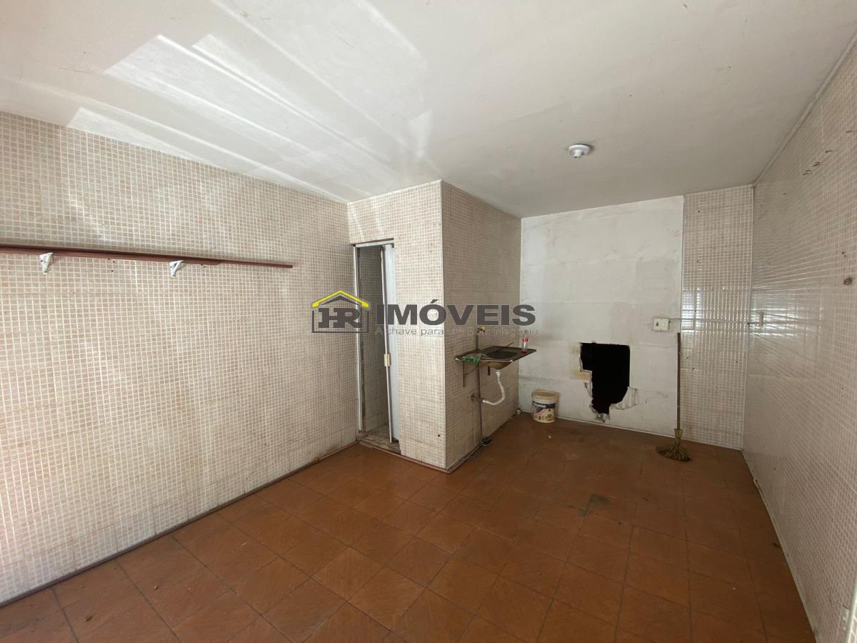 Casa para alugar com 2 quartos, 355m² - Foto 30