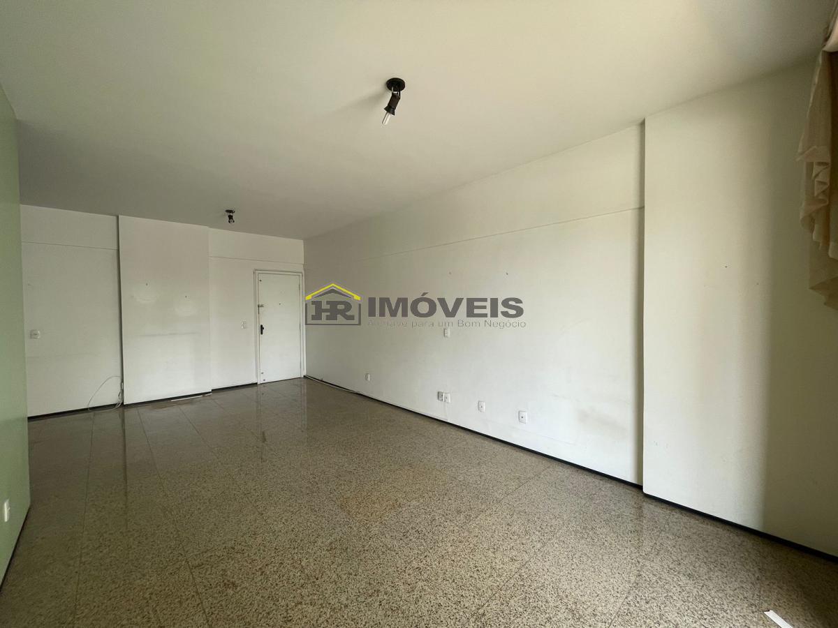 Apartamento à venda com 3 quartos, 160m² - Foto 2