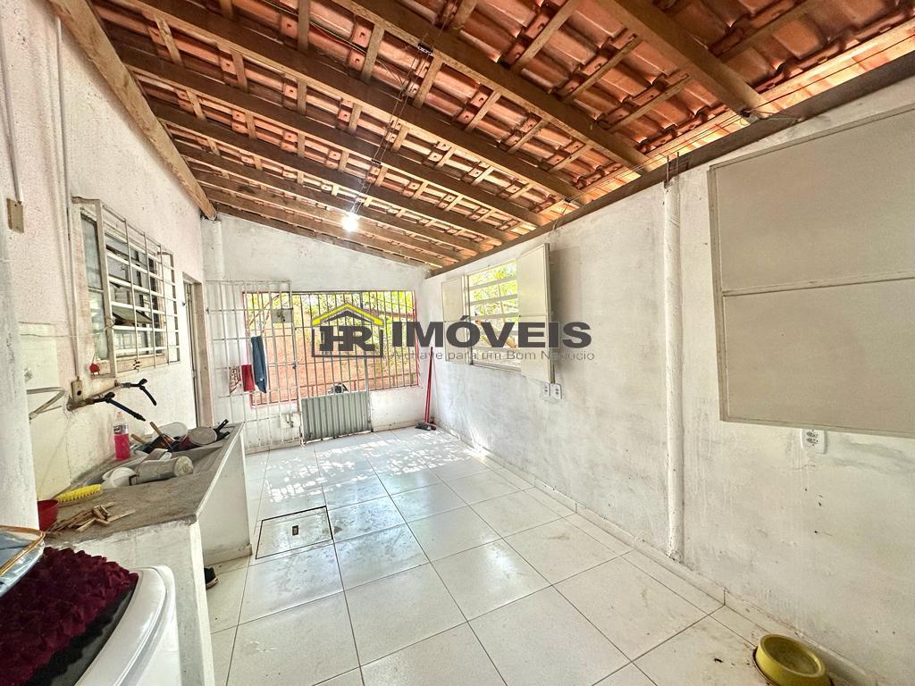 Casa à venda com 2 quartos, 300m² - Foto 6