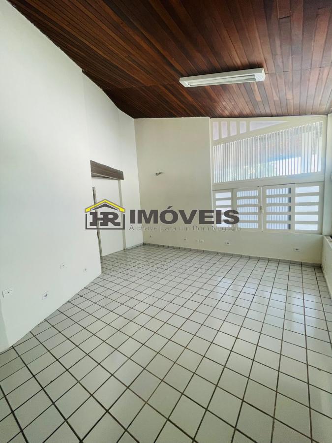 Casa para alugar com 4 quartos, 2020m² - Foto 7