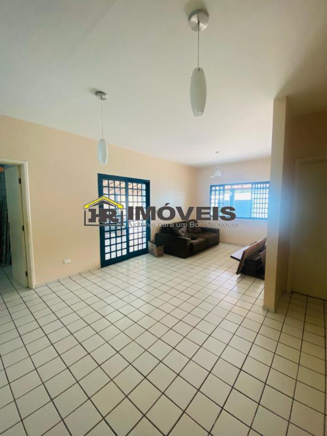 Casa para alugar com 6 quartos, 300m² - Foto 6