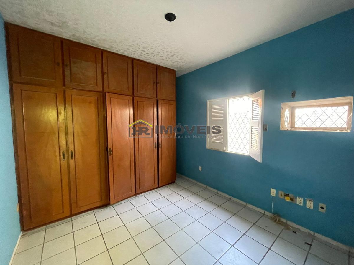 Casa à venda com 3 quartos, 306m² - Foto 12