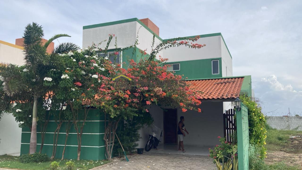 Casa de Condomínio à venda com 4 quartos, 250m² - Foto 2