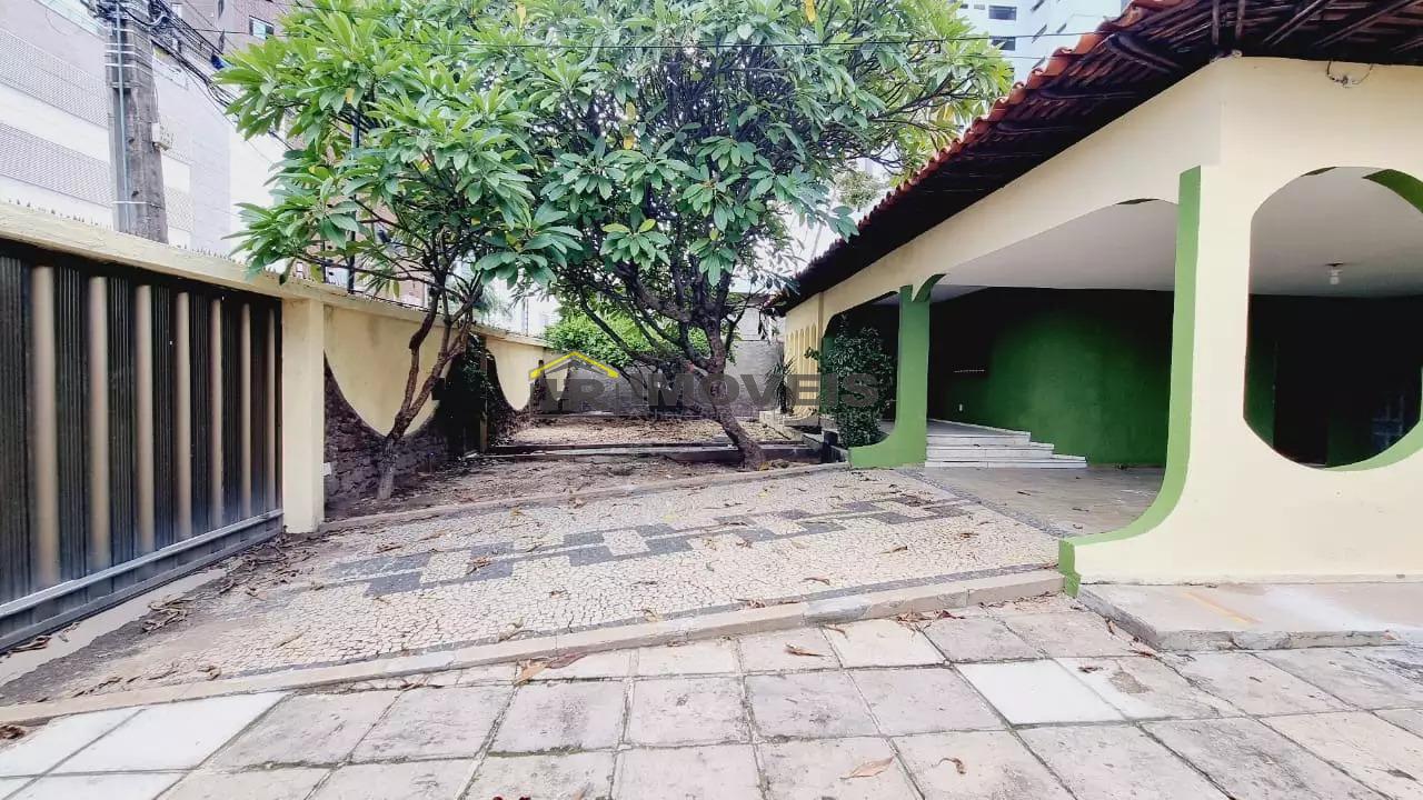 Casa para alugar com 4 quartos, 264m² - Foto 2