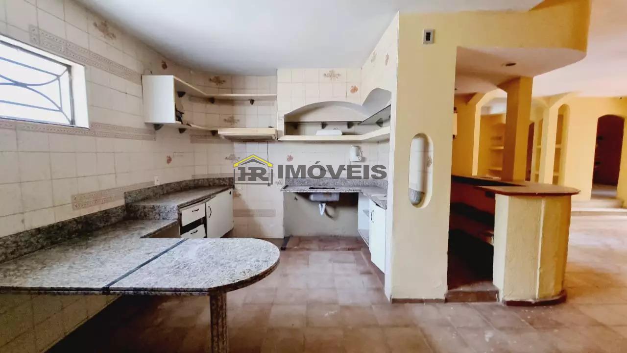 Casa para alugar com 4 quartos, 264m² - Foto 14