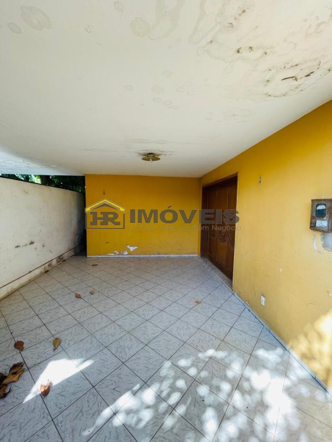 Casa para alugar com 4 quartos, 200m² - Foto 1