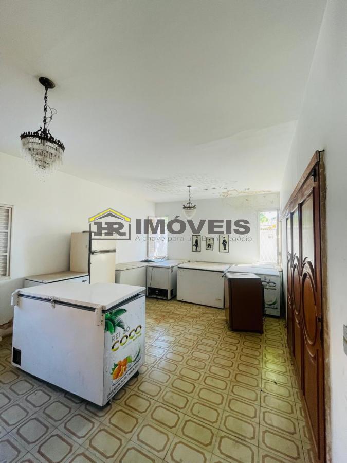 Casa para alugar com 4 quartos, 200m² - Foto 6