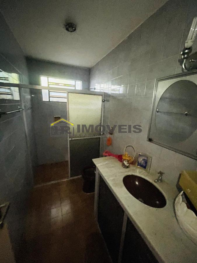 Casa para alugar com 4 quartos, 200m² - Foto 9