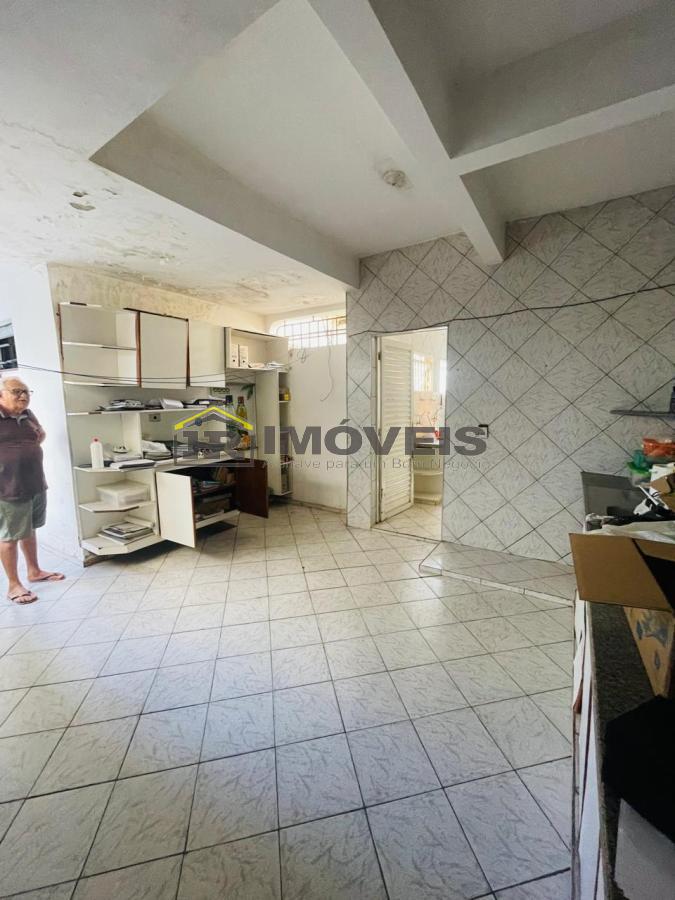 Casa para alugar com 4 quartos, 200m² - Foto 19