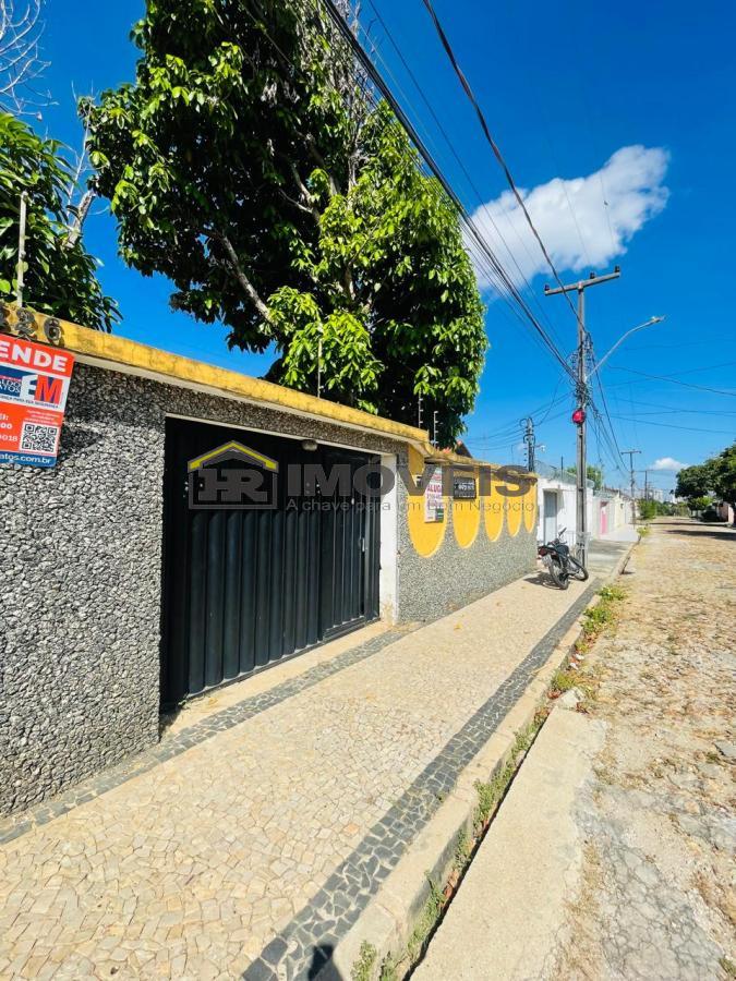 Casa para alugar com 4 quartos, 200m² - Foto 2