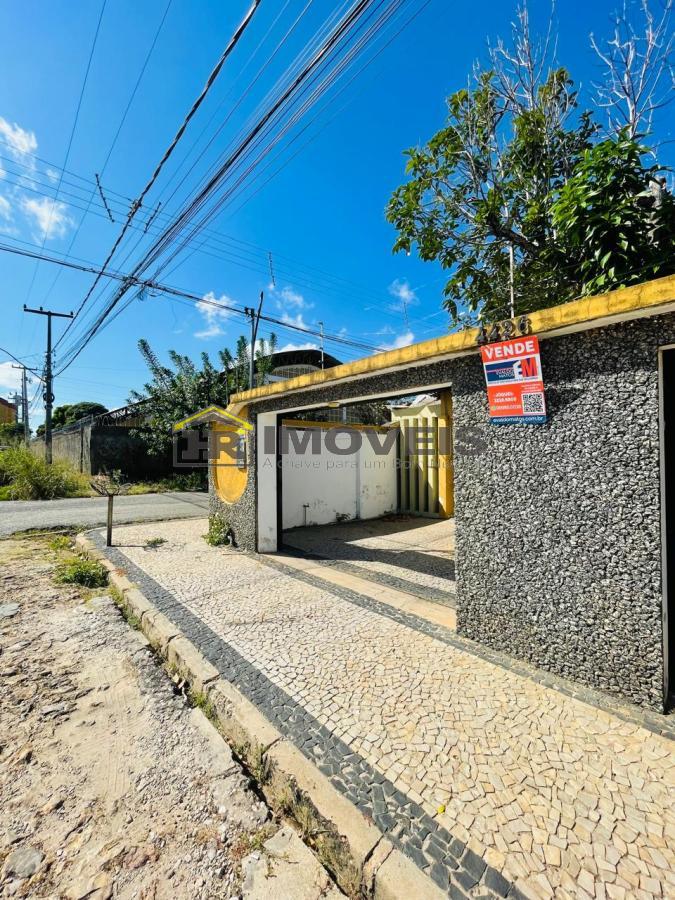 Casa para alugar com 4 quartos, 200m² - Foto 3